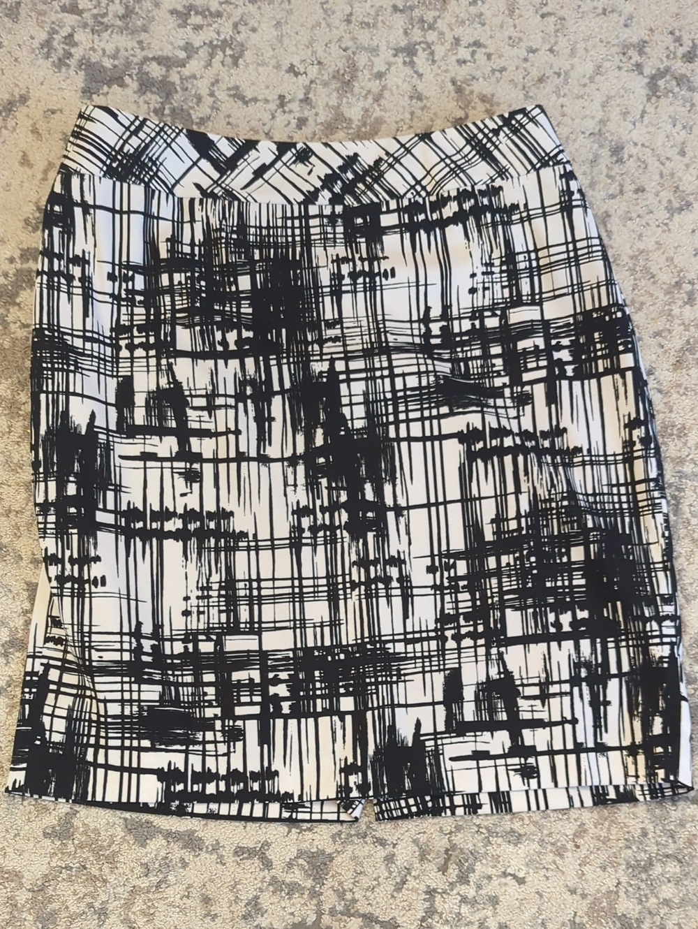 Jones Studio Black & White Brushstroke Pencil Skirt